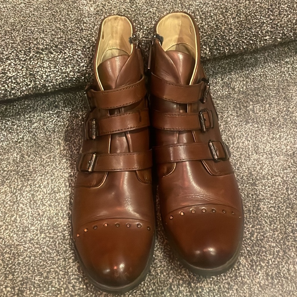 Bussola Leather Ankle Boots - Picture 4 of 10